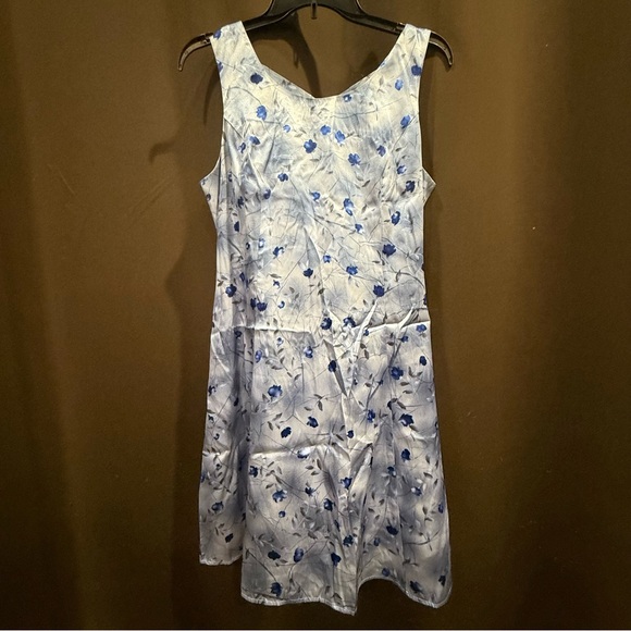 Chic Blue Floral Mini Dress - Picture 1 of 5